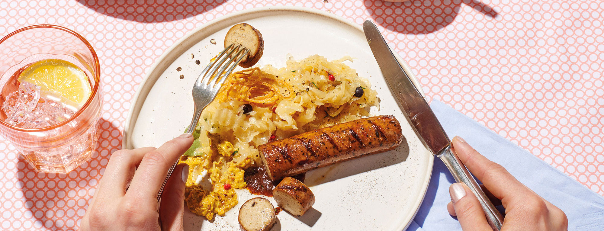 planted-planted-bratwurst-herbs-saucisse-v-g-tale-2x90-g image 3